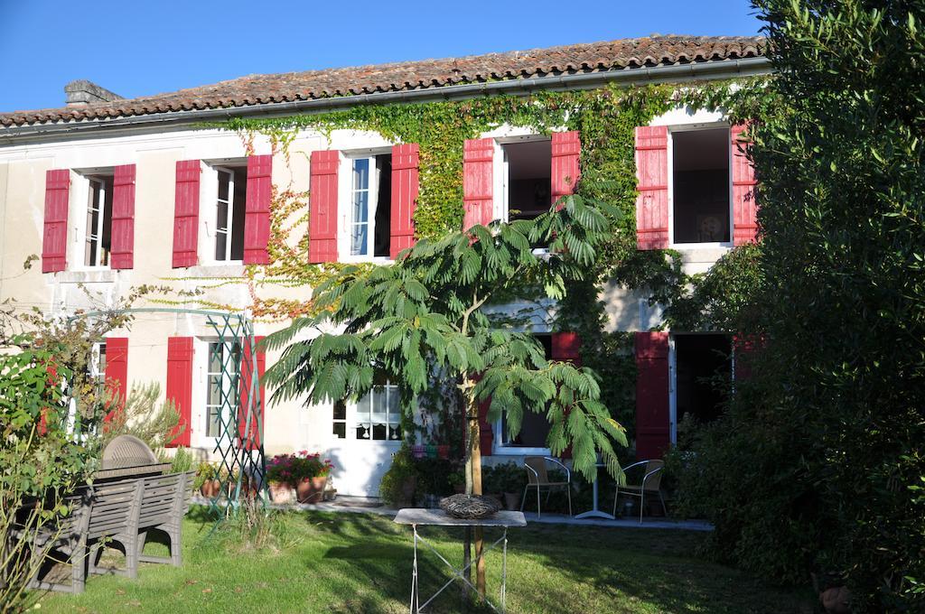 Bed and Breakfast La Maison De Rose à Brossac Extérieur photo