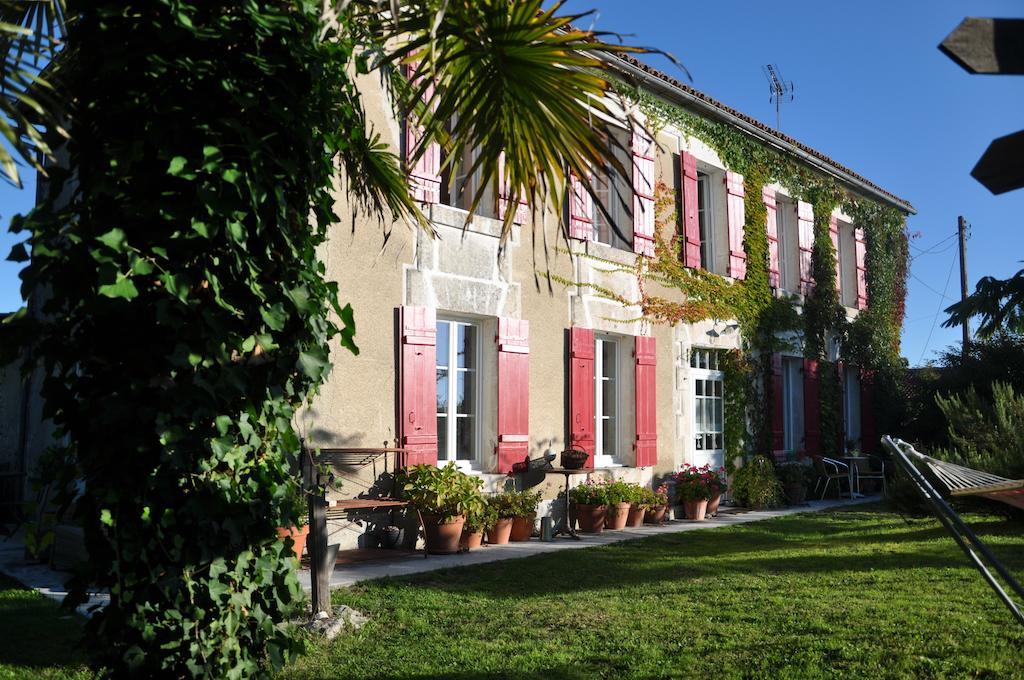 Bed and Breakfast La Maison De Rose à Brossac Extérieur photo