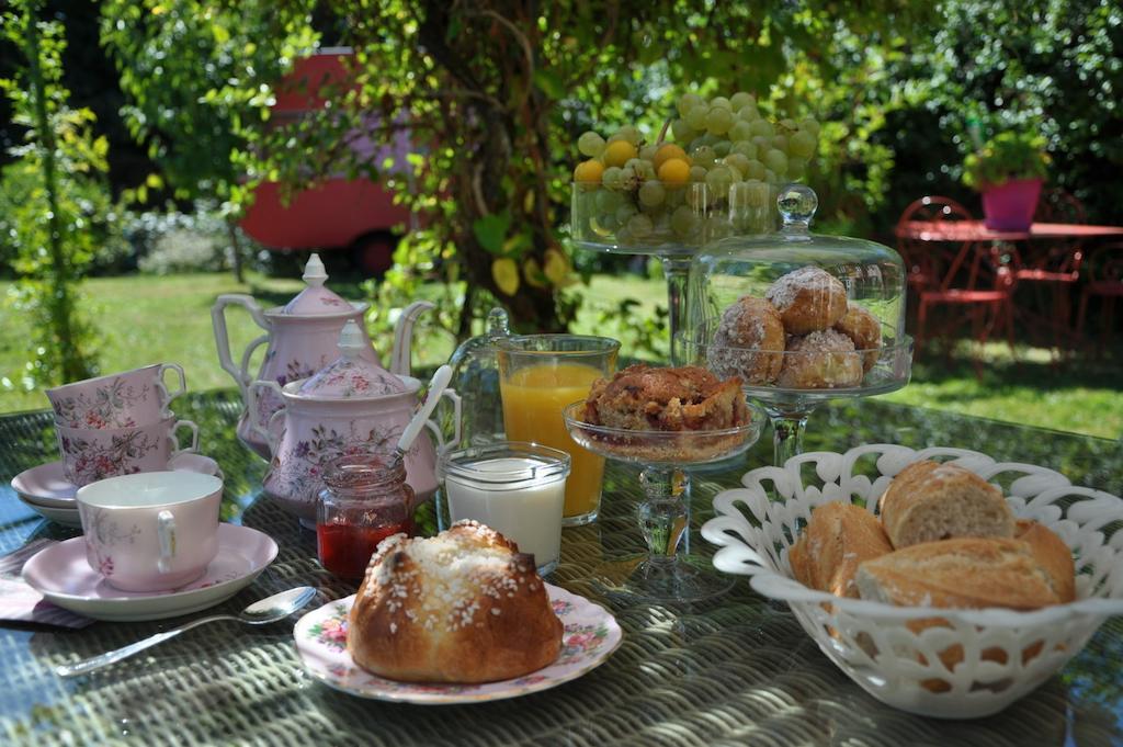 Bed and Breakfast La Maison De Rose à Brossac Extérieur photo