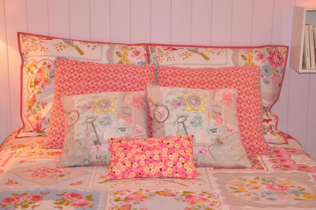 Bed and Breakfast La Maison De Rose à Brossac Chambre photo
