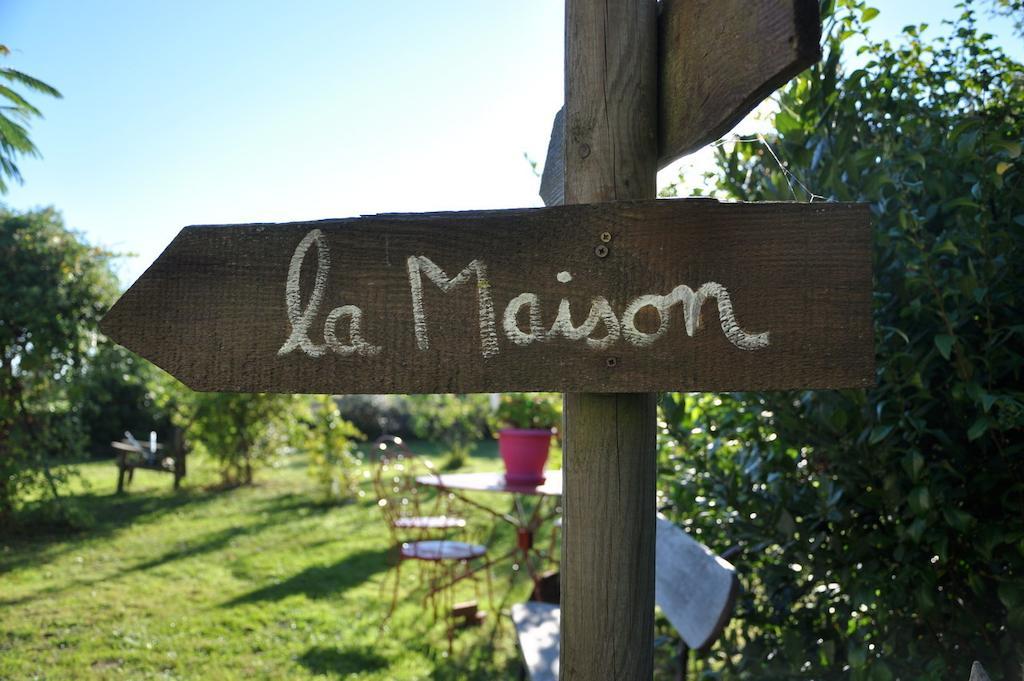 Bed and Breakfast La Maison De Rose à Brossac Extérieur photo
