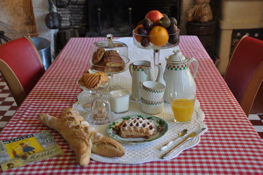 Bed and Breakfast La Maison De Rose à Brossac Extérieur photo