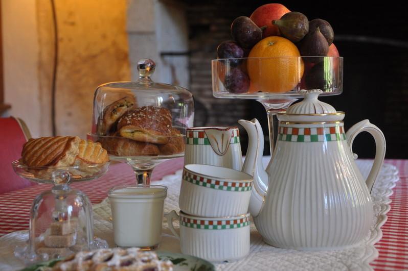 Bed and Breakfast La Maison De Rose à Brossac Extérieur photo